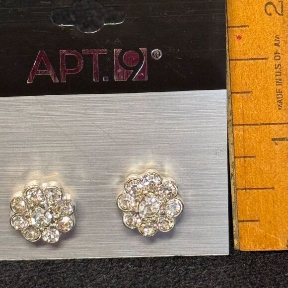 Apt. 9 Silver Crystal Flower Stud Earrings 1/2 inch - Picture 4 of 6